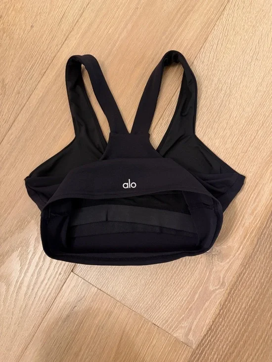 ALO yoga airbrush real bra tank Women's V‑Neck Crop Tank Top - Picture 7 of 8